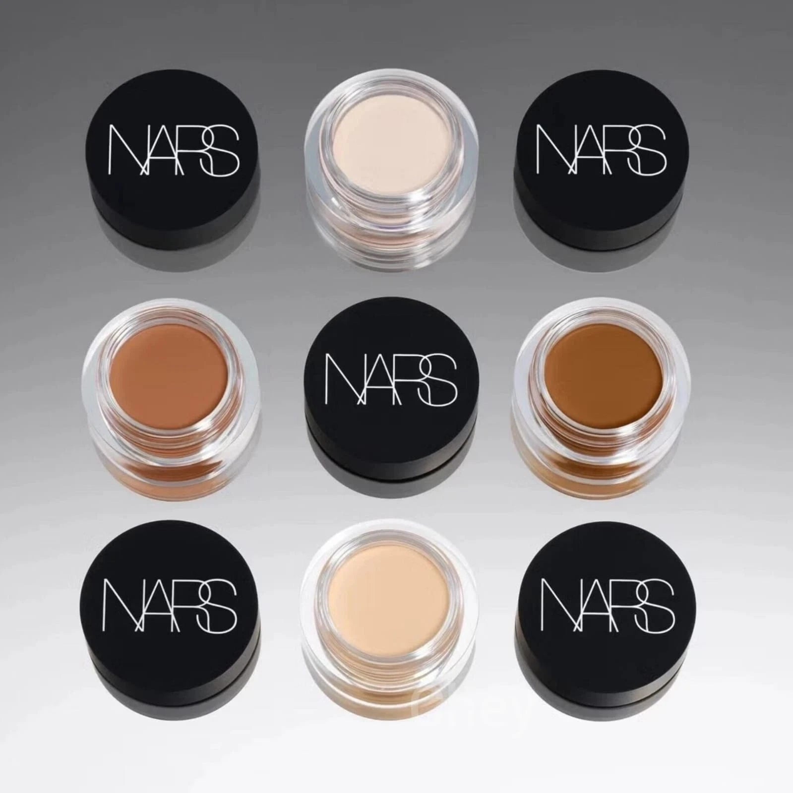 NARS Soft Matte Complete Concealer 6.2g provides buildable, long-lasting coverage with a natural, soft matte finish. Secondary image
